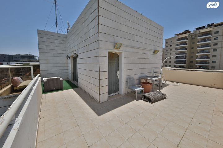 גג/ פנטהאוז, קרית ביאליק