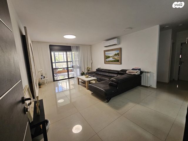 דירת גן, אבנר חי שאקי, גילה, ירושלים