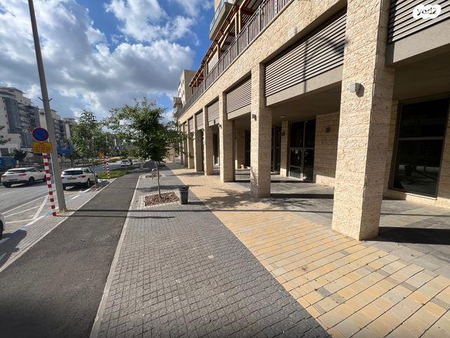 חנויות/ שטח מסחרי, חריש