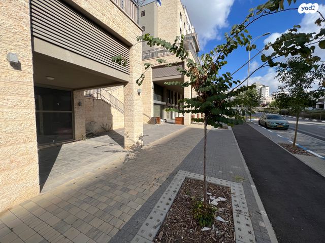 חנויות/ שטח מסחרי, חריש