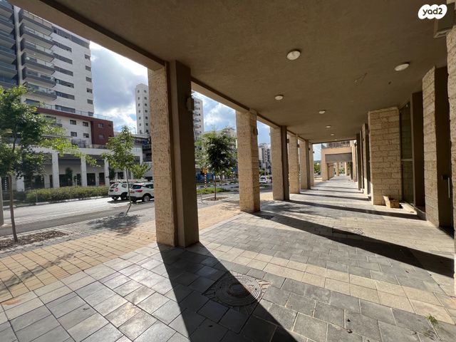 חנויות/ שטח מסחרי, חריש