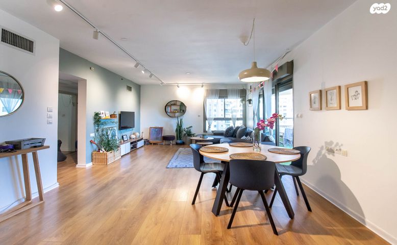 דירה, יעל רום, הדר המושבות החדשה / אם המושבות החדשה, פתח תקווה