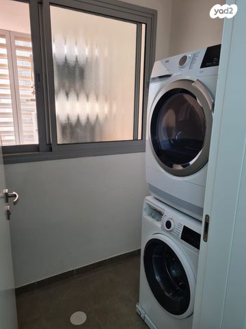 דירה, גדעון האוזנר, באר שבע