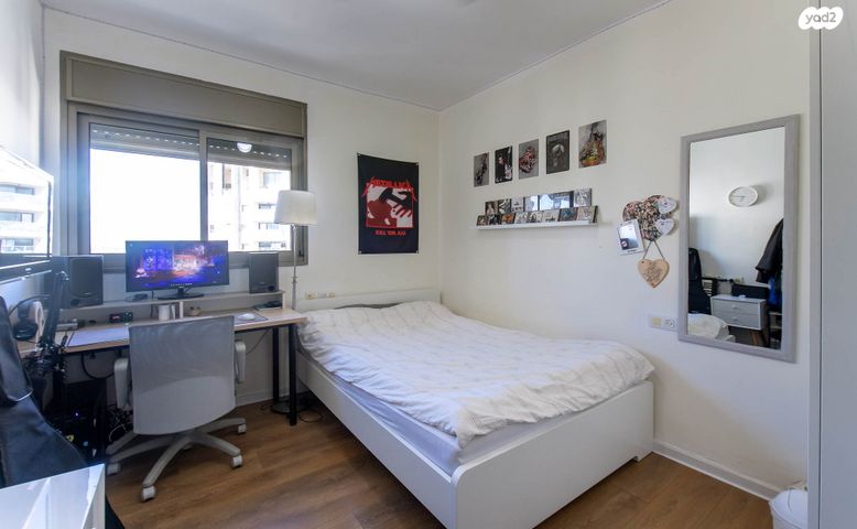 דירה, יעל רום, הדר המושבות החדשה / אם המושבות החדשה, פתח תקווה