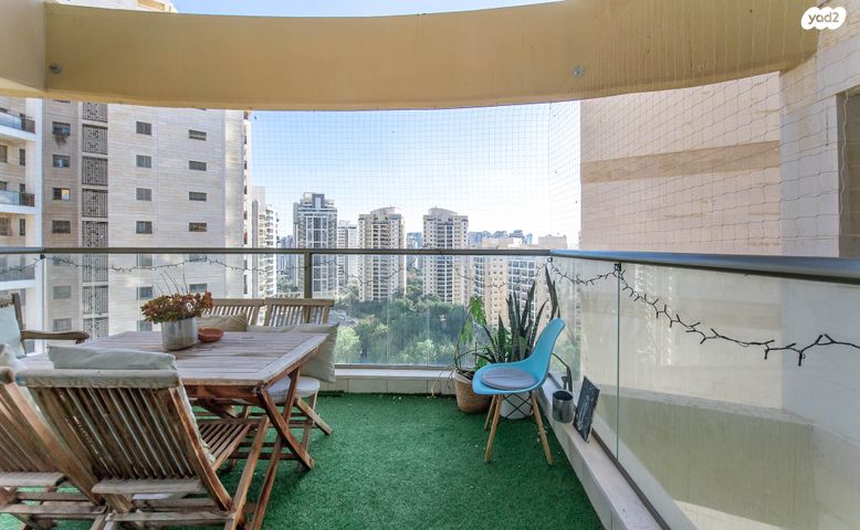 דירה, יעל רום, הדר המושבות החדשה / אם המושבות החדשה, פתח תקווה