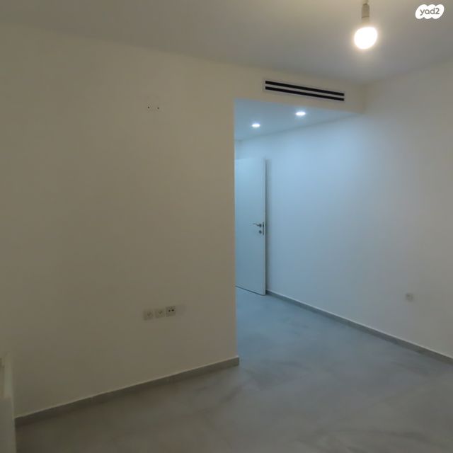 דירה, אדמונד סחייק, מלחה, מנחת, ירושלים