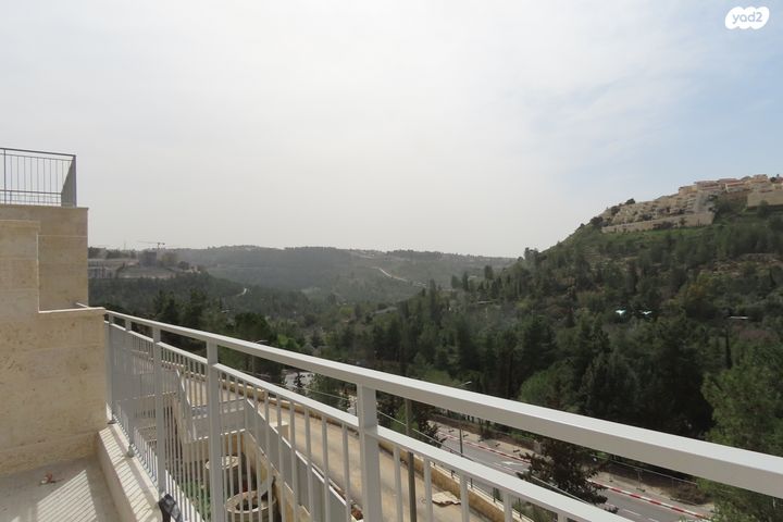 אדמונד סחייק 