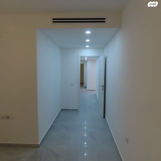 דירה, אדמונד סחייק, מלחה, מנחת, ירושלים