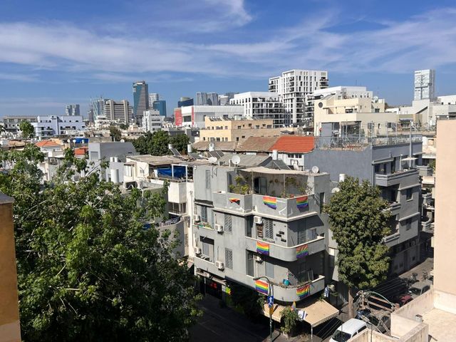החלוצים 