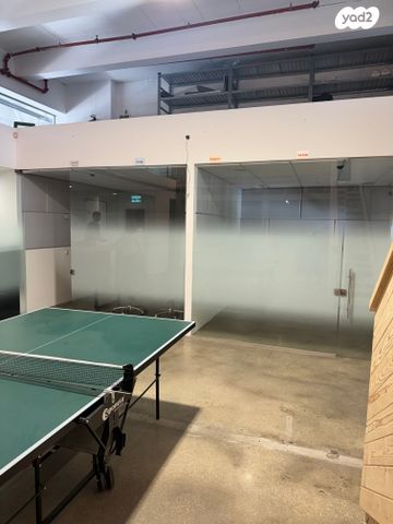 חנויות/ שטח מסחרי, אזור תעשיה, הרצליה