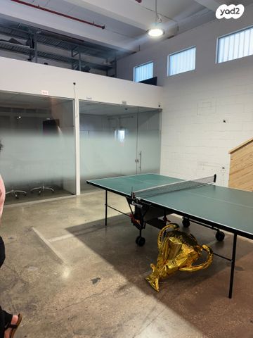 חנויות/ שטח מסחרי, אזור תעשיה, הרצליה