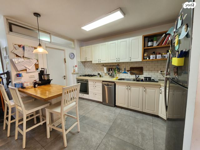 דירה, קרית קריניצי, רמת גן