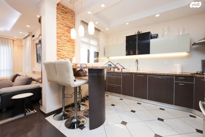 דירה, דר' ישראל בורגנסקי 3, נוף הטיילת, נתניה