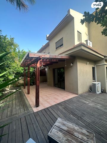 דו משפחתי, כפר יונה