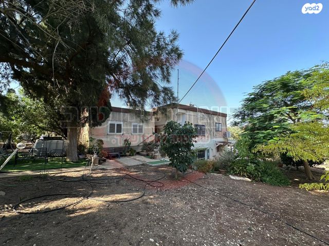 משק חקלאי/ נחלה, השקד, כפר קיש, כפר קיש