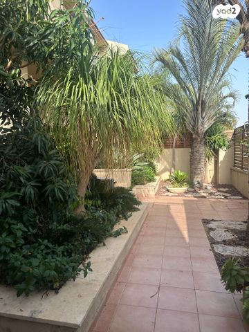 דו משפחתי, כפר יונה