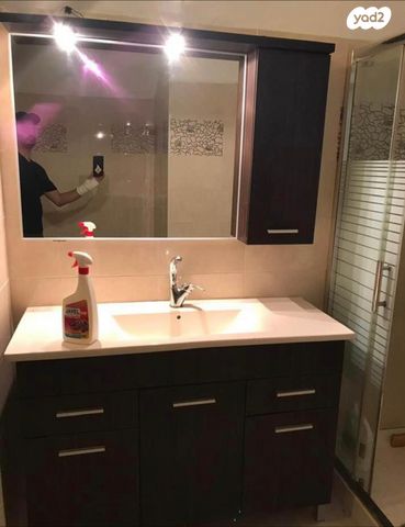 דירה, ההסתדרות, נאות שושנים, חולון