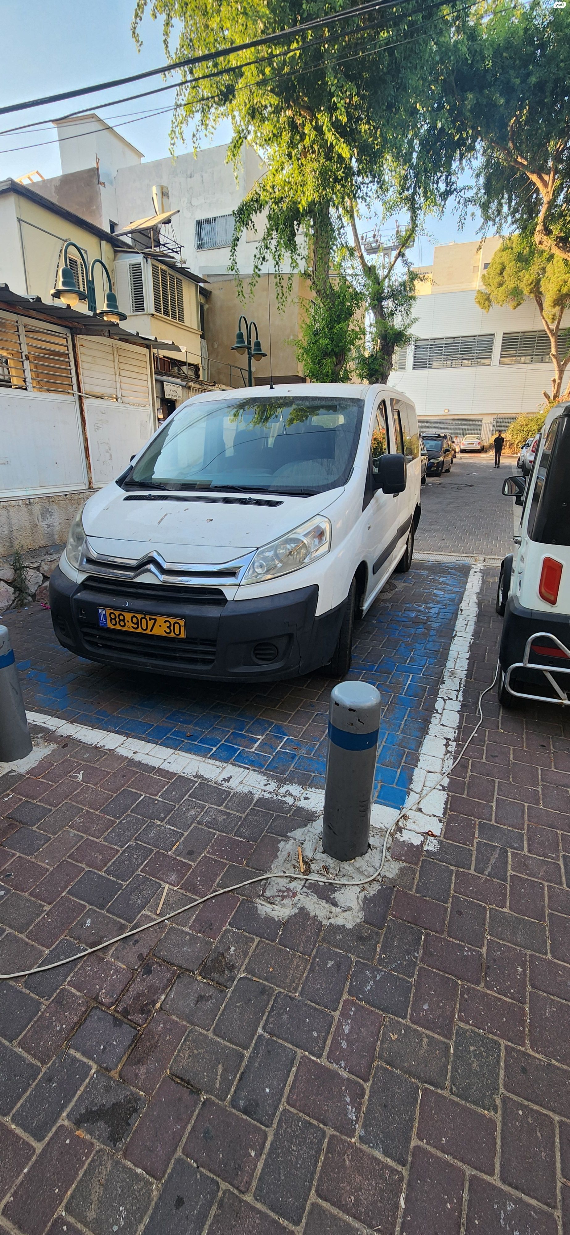 מודעת רכב סיטרואן ג'אמפי