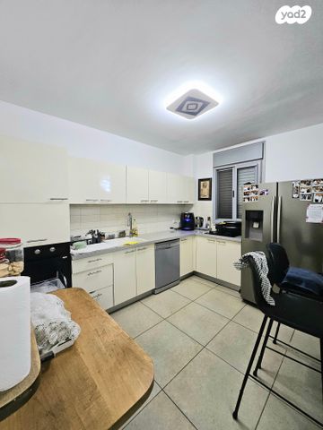 דירה, שלמה אפשטיין, הבנים, קרית גת