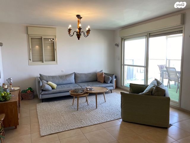 דירה, גליל, גבעת טל, אלפי מנשה