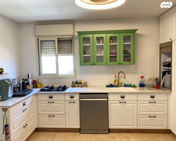 דירה, גליל, גבעת טל, אלפי מנשה