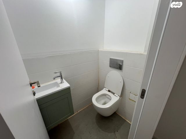 חנויות/ שטח מסחרי, חריש