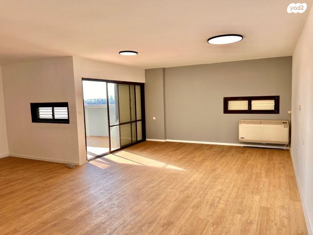 אורי צבי גרינברג 