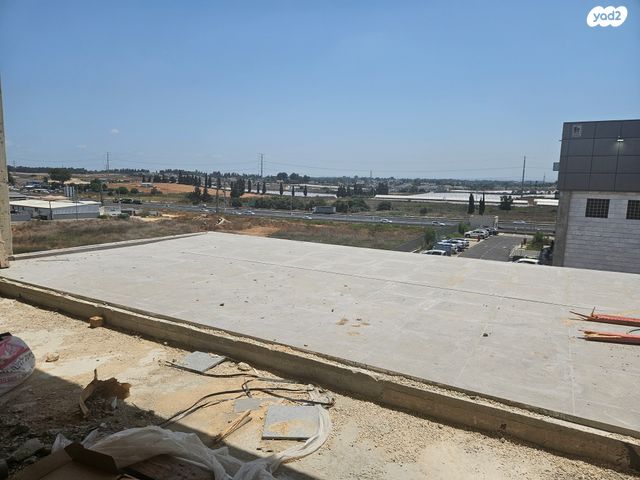 סטודיו, אבן יהודה