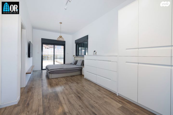 גג/ פנטהאוז, חיים חפר, הרקפות, ראשון לציון