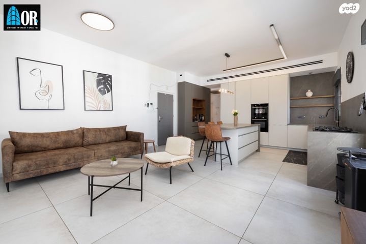 גג/ פנטהאוז, חיים חפר, הרקפות, ראשון לציון