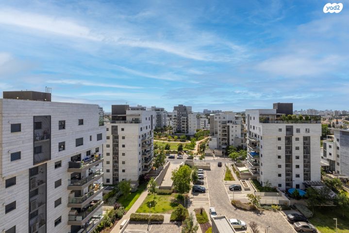 גג/ פנטהאוז, חיים חפר, הרקפות, ראשון לציון