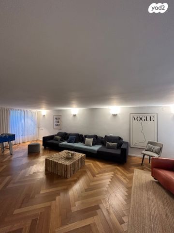 טריפלקס, הרצליה פיתוח, הרצליה