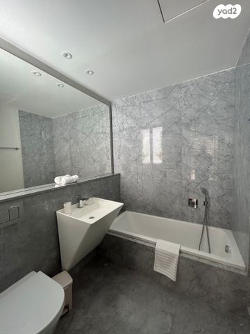 טריפלקס, הרצליה פיתוח, הרצליה