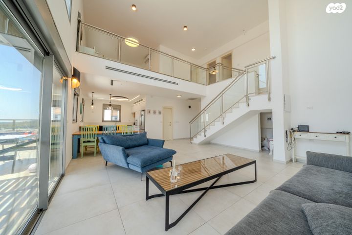 דופלקס, אחדות 8, בצוותא, חריש