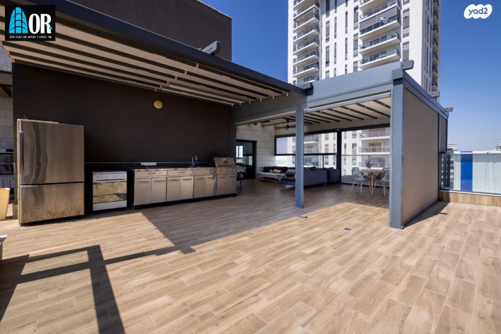 גג/ פנטהאוז, חיים חפר, הרקפות, ראשון לציון