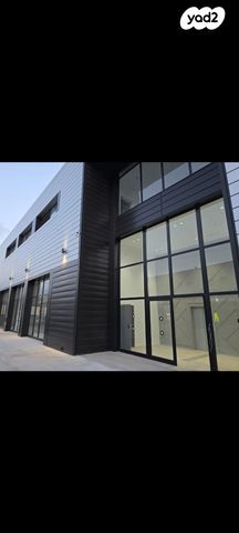 מבני תעשיה, מפעלי נחם הר טוב