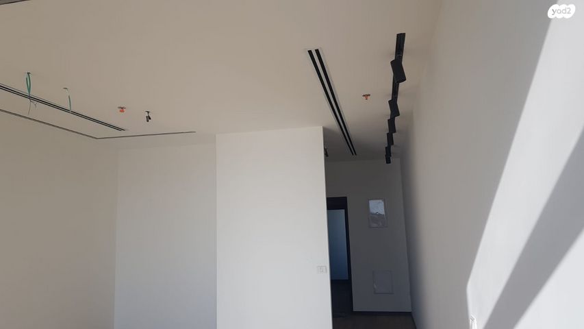 משרדים, הרב ניסנבאום 37, בת ים