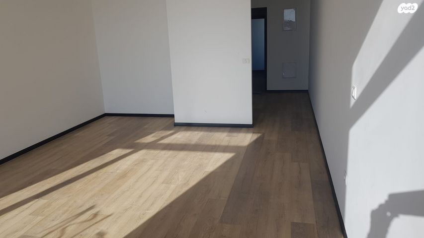 משרדים, הרב ניסנבאום 37, בת ים