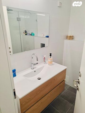 דירת גן, גרשום, נווה רם, שיכון מזרחי, רמת גן