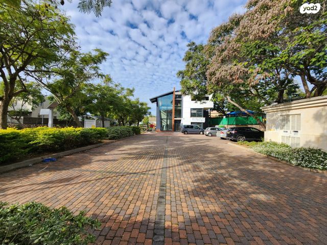 חנויות/ שטח מסחרי, בנה ביתך, קדימה צורן