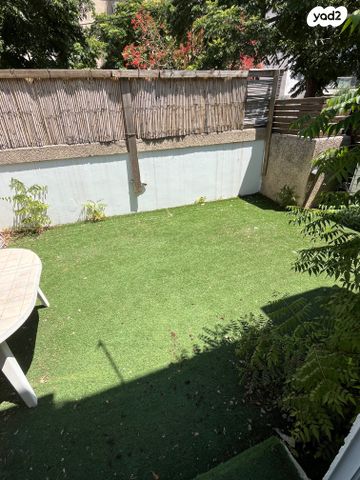 דירת גן, מרכז, הרצליה