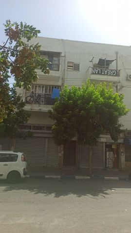 חנויות/ שטח מסחרי