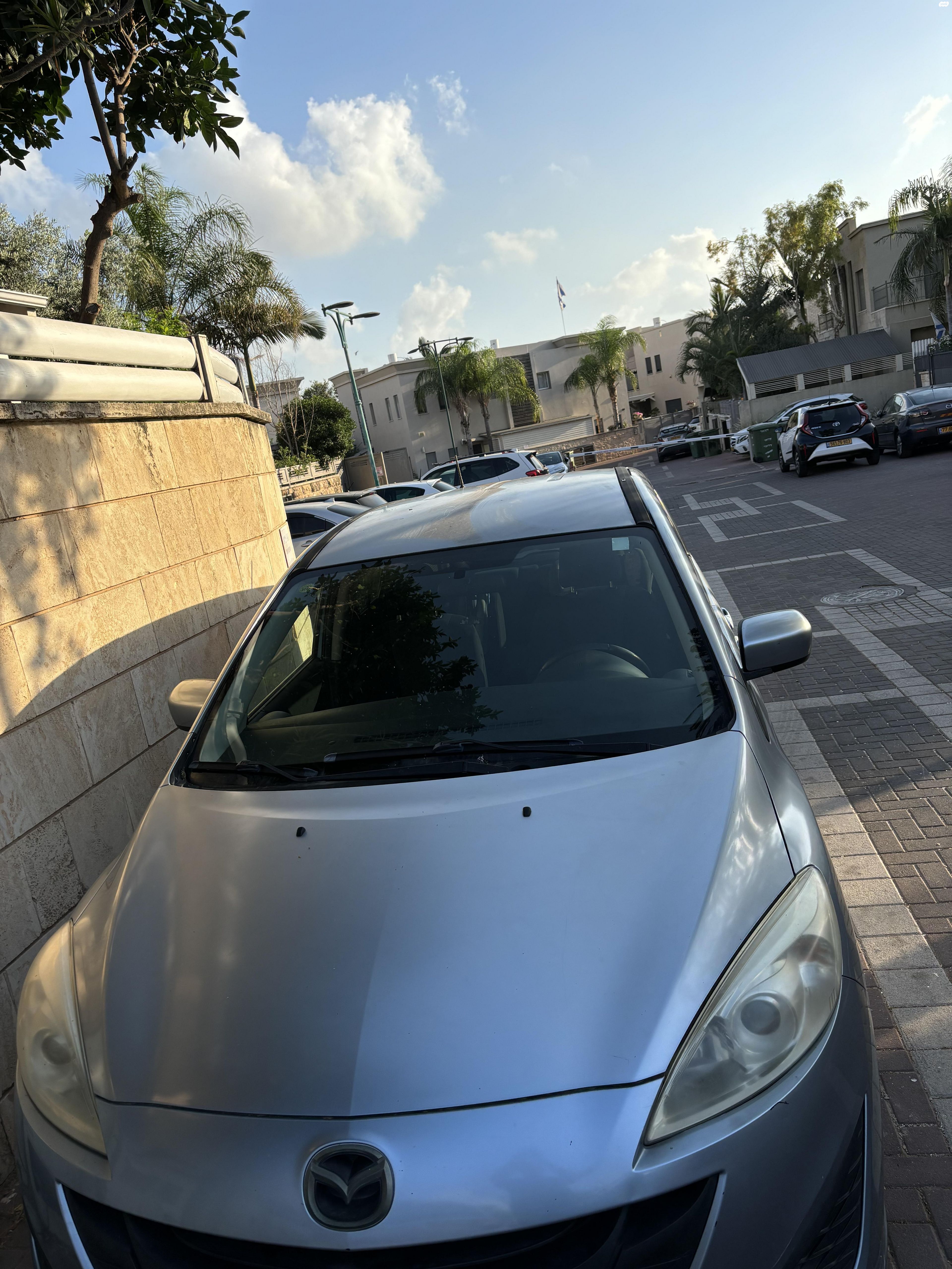 מודעת רכב מאזדה 5