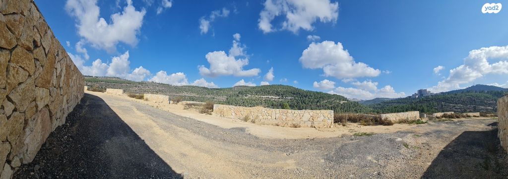 מגרשים, אבן ספיר