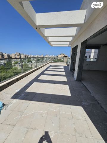 גג/ פנטהאוז, מעלות, נאות יהודית ונווה ארזים, חולון