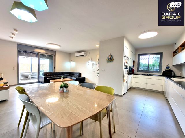 דירת גן, בני וו. רייך, קרית השרון, נתניה