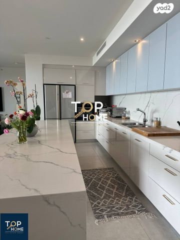 דירה, אהוד מנור, עיר ימים, נתניה