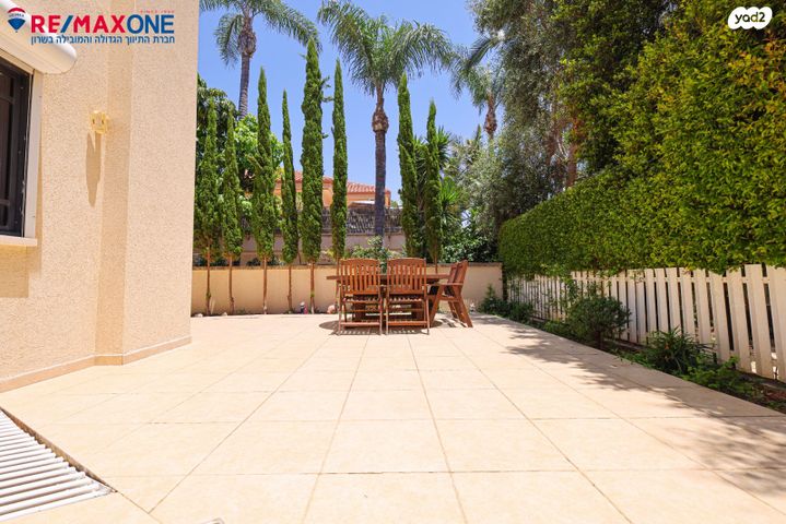 בית פרטי/ קוטג', עטרות 5, שיכון אשר, רעננה