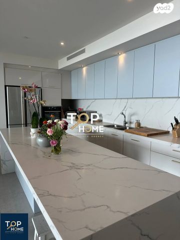 דירה, אהוד מנור, עיר ימים, נתניה