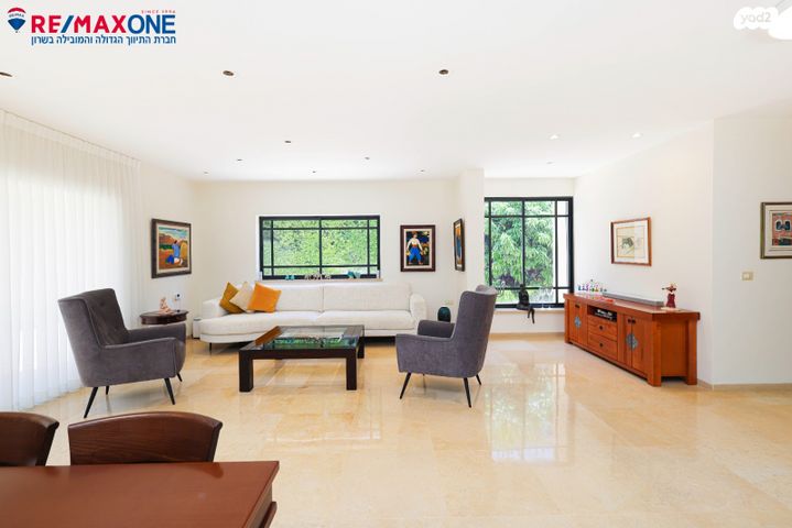 בית פרטי/ קוטג', עטרות 5, שיכון אשר, רעננה